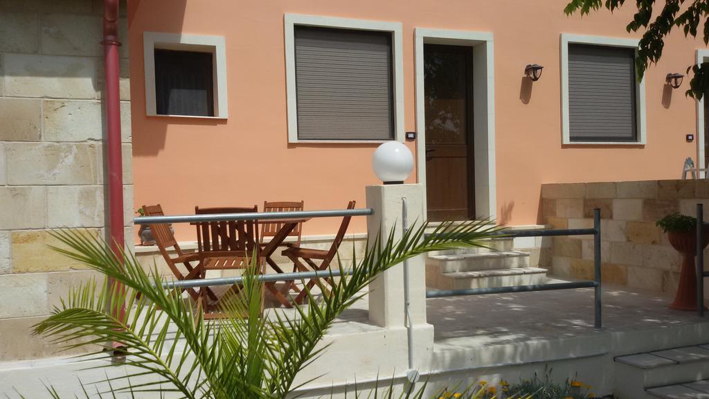 Appartamenti Turistici Aprile Antonio Luigi Borgagne Exterior foto